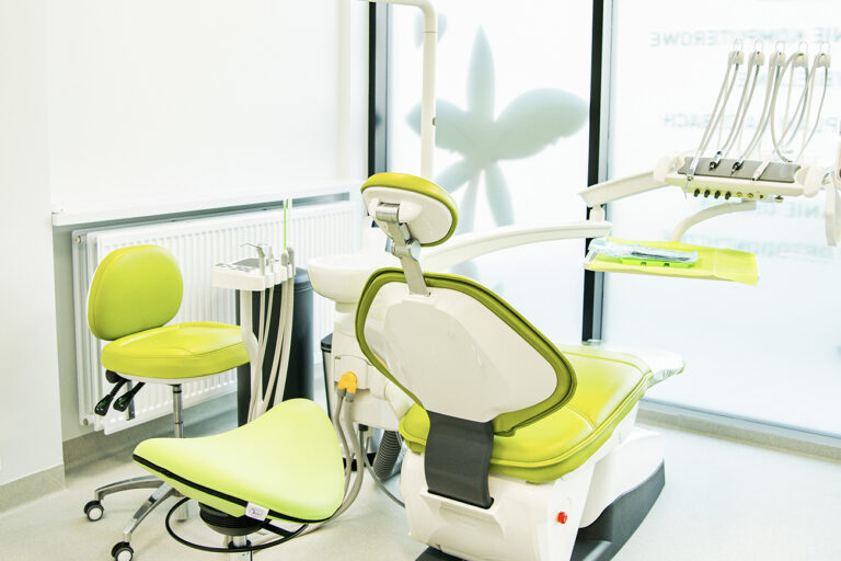 unit stomatologiczny w Krokodylki Dental Studio w kolorze zielonym niczym Krokodylki. Dentysta Poznań stomatologia dla dzieci i dorosłych na Polance